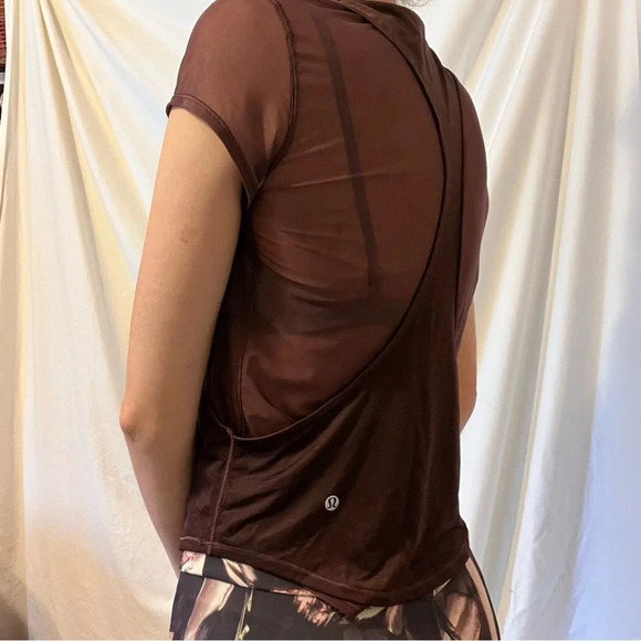 Lululemon set the  course mesh top - Picture 5 of 5
